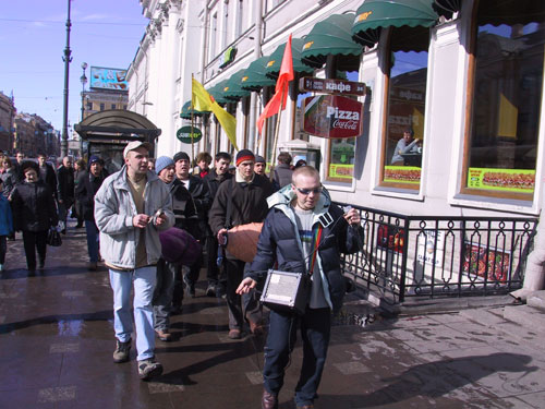 There was a midday harinama on the «Nevsky prospect» (Saint-Petersburg's main street)